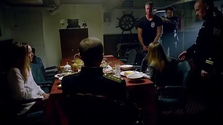The Last Ship S1E8 - Two Sailors Walk Into a Bar...